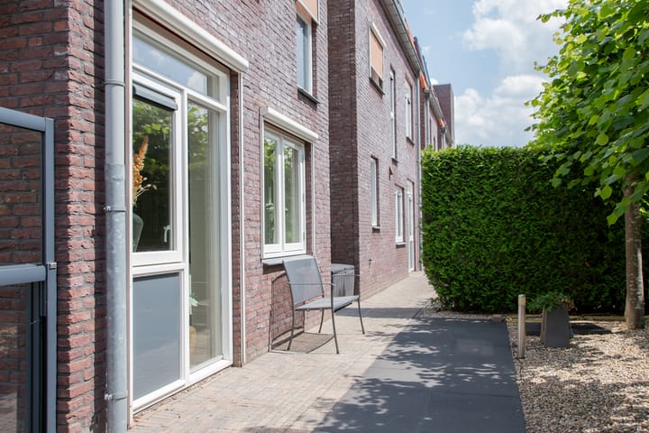 Foto 28 van Taets van Amerongenweg 2-02