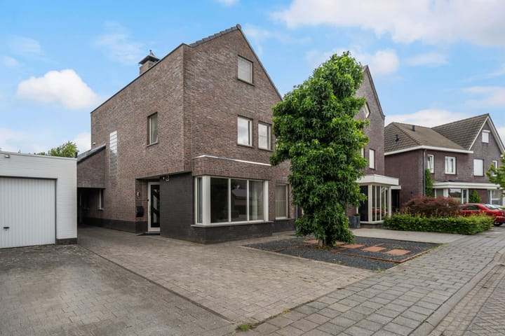 Photo 1 of Hooghuijs 8