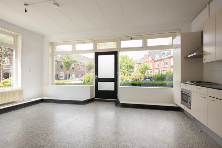 Foto 4 van van Heutszstraat 61