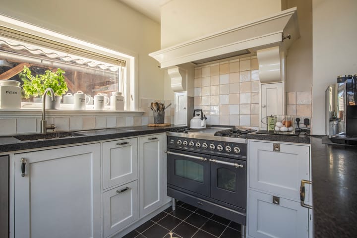 Photo 22 of Graaf van Rechterenweg 35