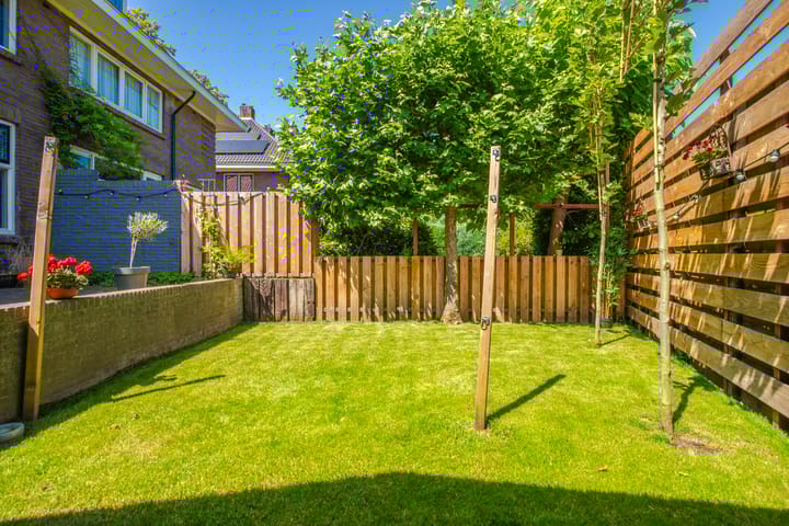 Photo 28 of Graaf van Rechterenweg 35