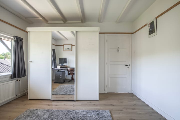 Photo 38 of Graaf van Rechterenweg 35