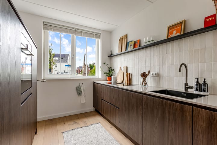 Foto 2 van Robert Hofstadterstraat 11