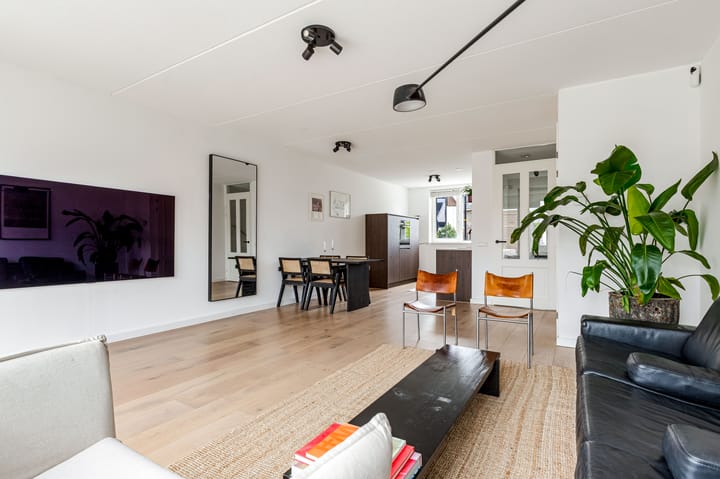 Foto 11 van Robert Hofstadterstraat 11