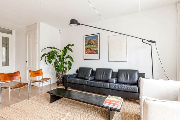 Foto 12 van Robert Hofstadterstraat 11