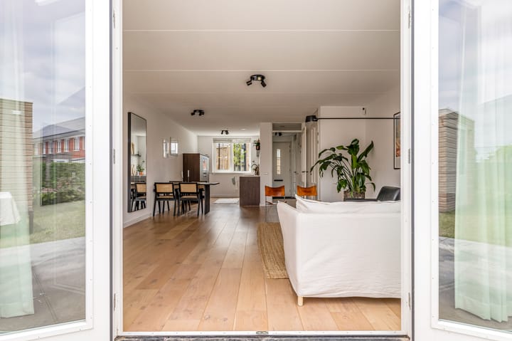 Foto 14 van Robert Hofstadterstraat 11