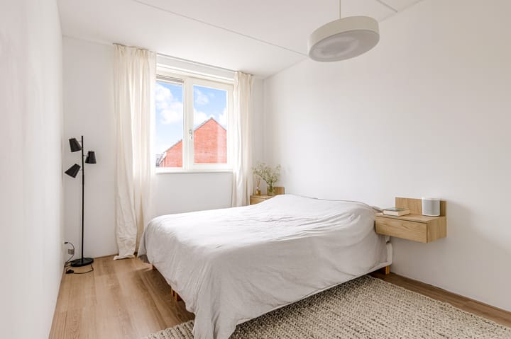 Foto 17 van Robert Hofstadterstraat 11