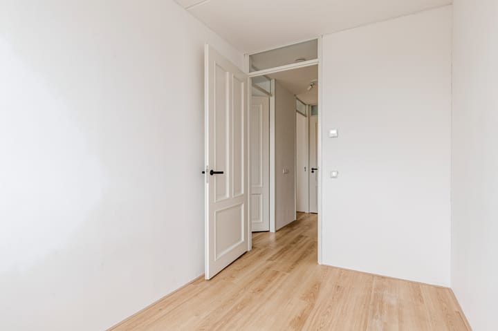 Foto 24 van Robert Hofstadterstraat 11