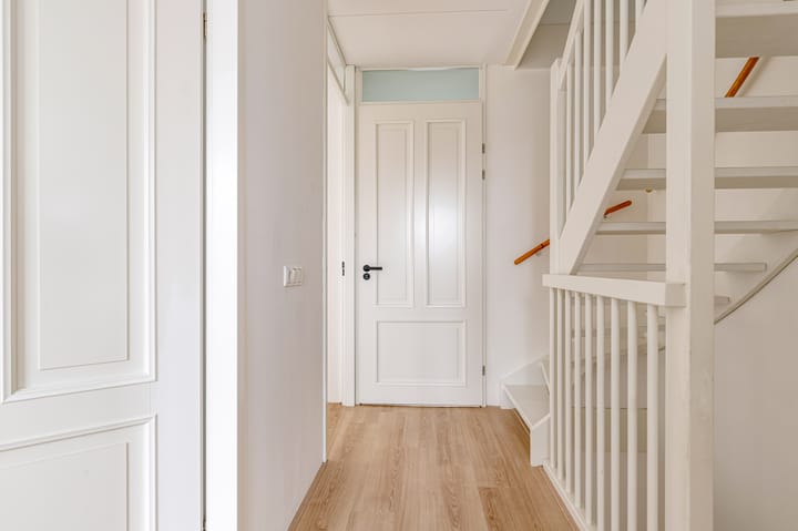 Foto 26 van Robert Hofstadterstraat 11