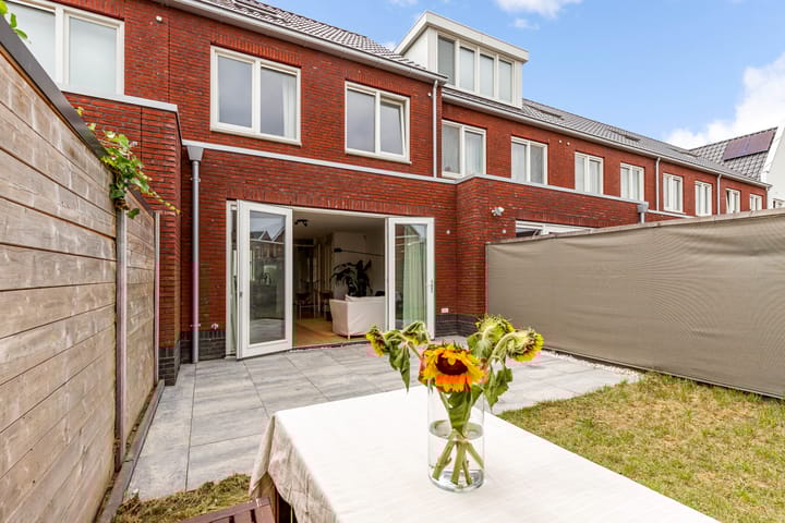 Foto 33 van Robert Hofstadterstraat 11