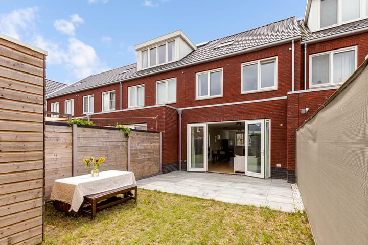 Foto 34 van Robert Hofstadterstraat 11