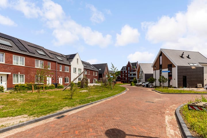 Foto 35 van Robert Hofstadterstraat 11