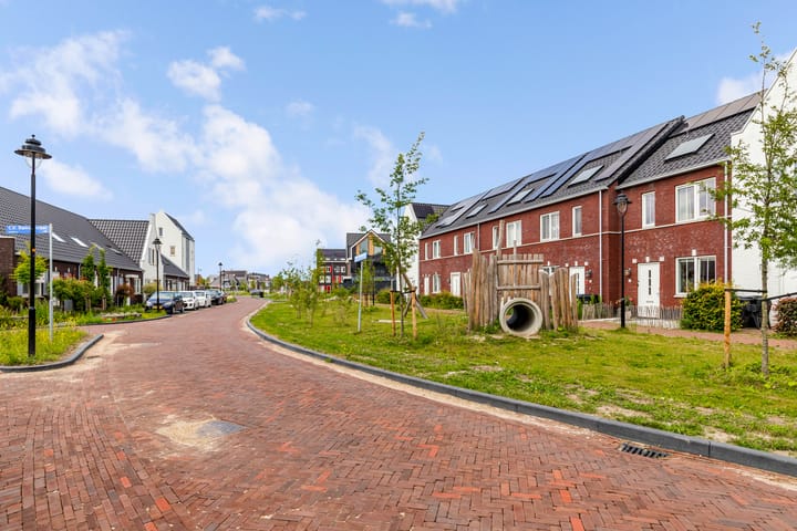 Foto 37 van Robert Hofstadterstraat 11