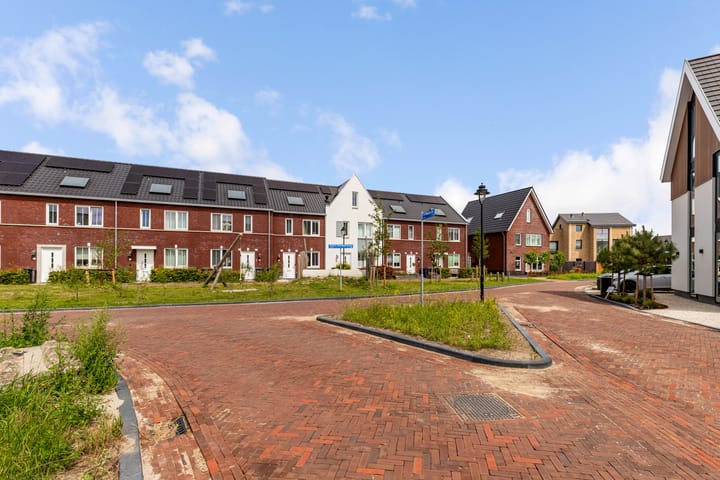 Foto 38 van Robert Hofstadterstraat 11