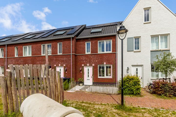 Foto 39 van Robert Hofstadterstraat 11