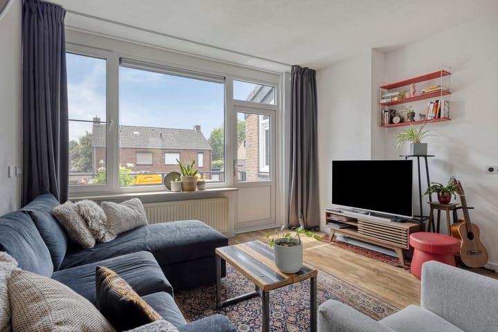 Foto 2 van Burg. Janssenring 29