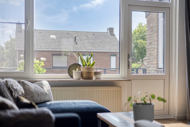 Foto 12 van Burg. Janssenring 29