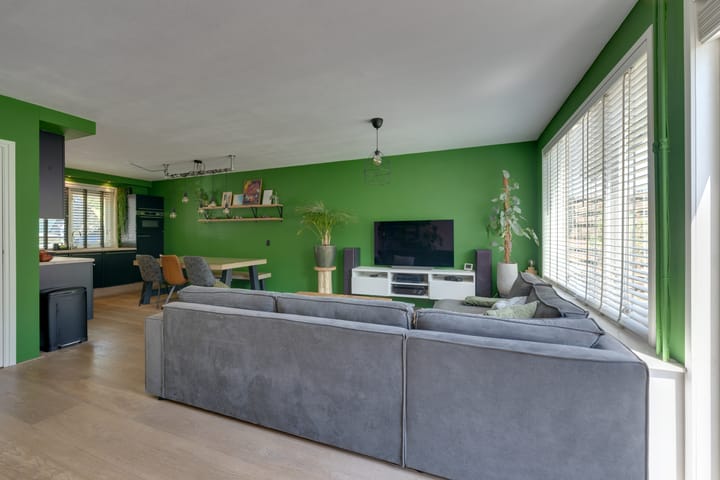 Photo 10 of Overlanderstraat 430