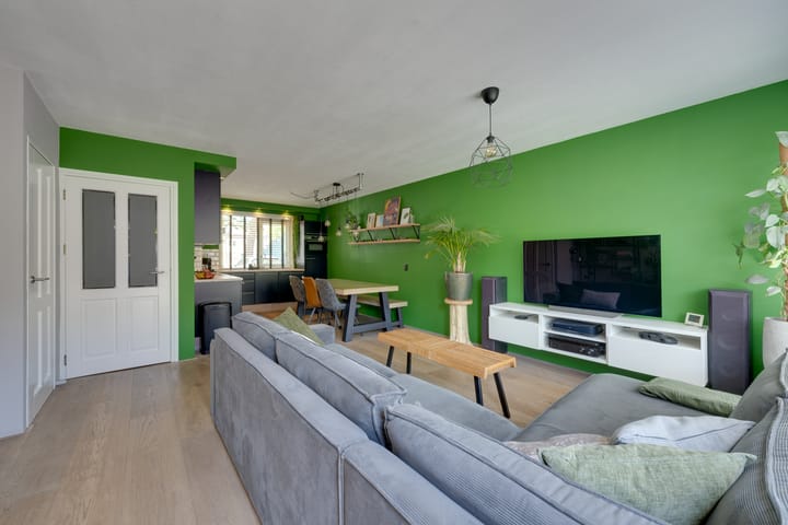 Photo 11 of Overlanderstraat 430