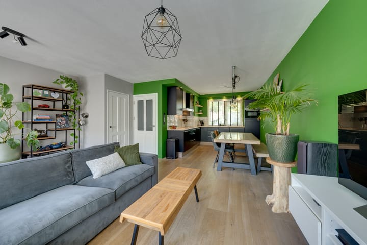 Photo 13 of Overlanderstraat 430