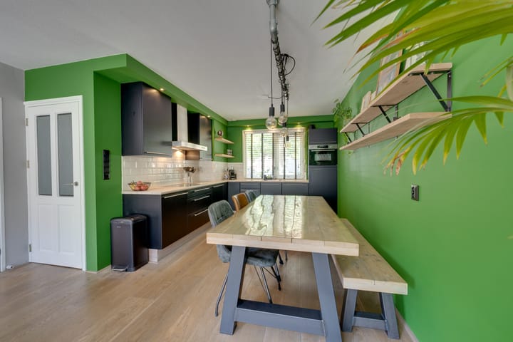 Photo 14 of Overlanderstraat 430