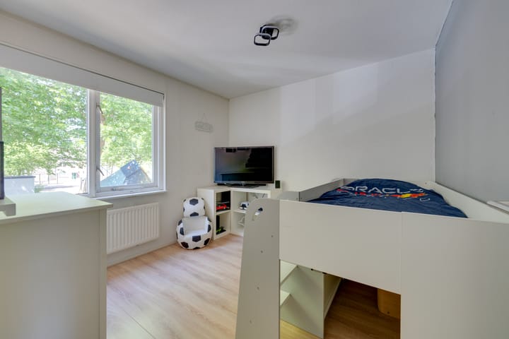 Photo 30 of Overlanderstraat 430