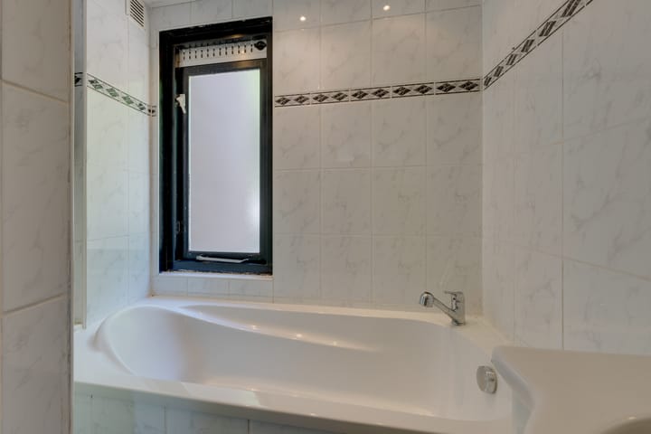 Photo 38 of Overlanderstraat 430