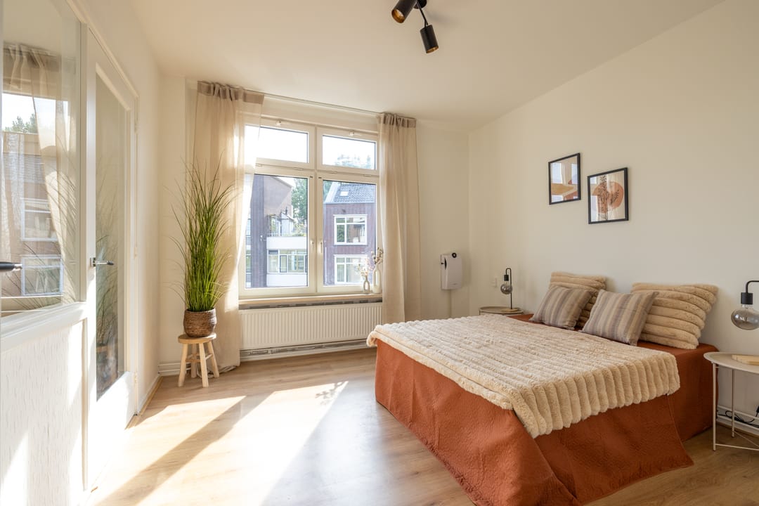 Photo 2 of Admiraal de Ruyterweg 32-C