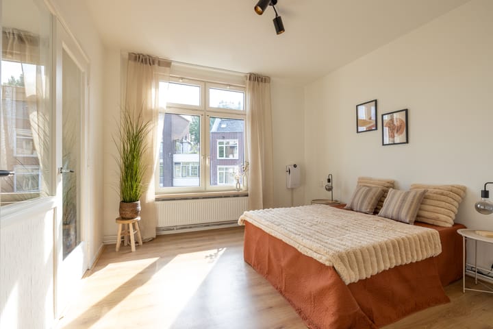 Photo 2 of Admiraal de Ruyterweg 32-C