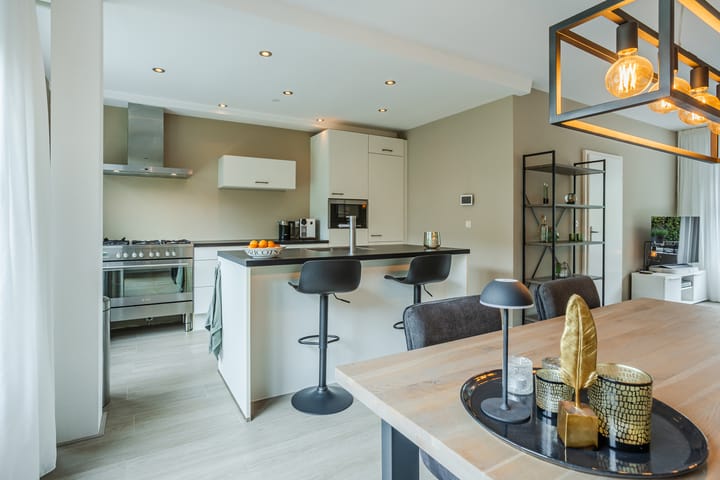 Foto 8 van Schweitzerstraat 38