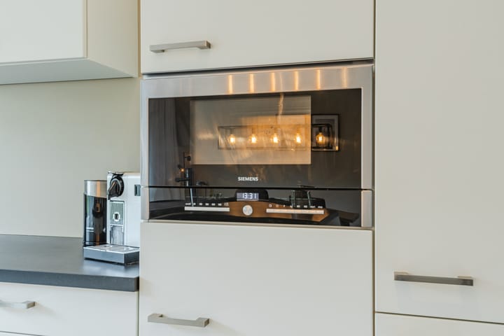 Foto 11 van Schweitzerstraat 38