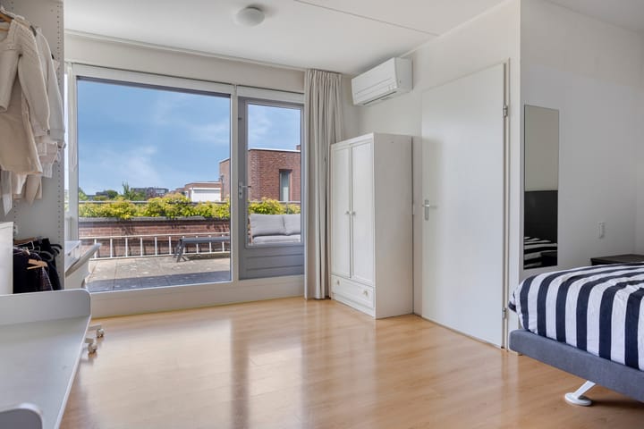 Foto 22 van Guldenroedestraat 1