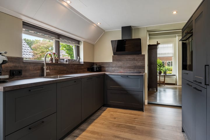 Foto 3 van Burgemeester Venemastraat 13