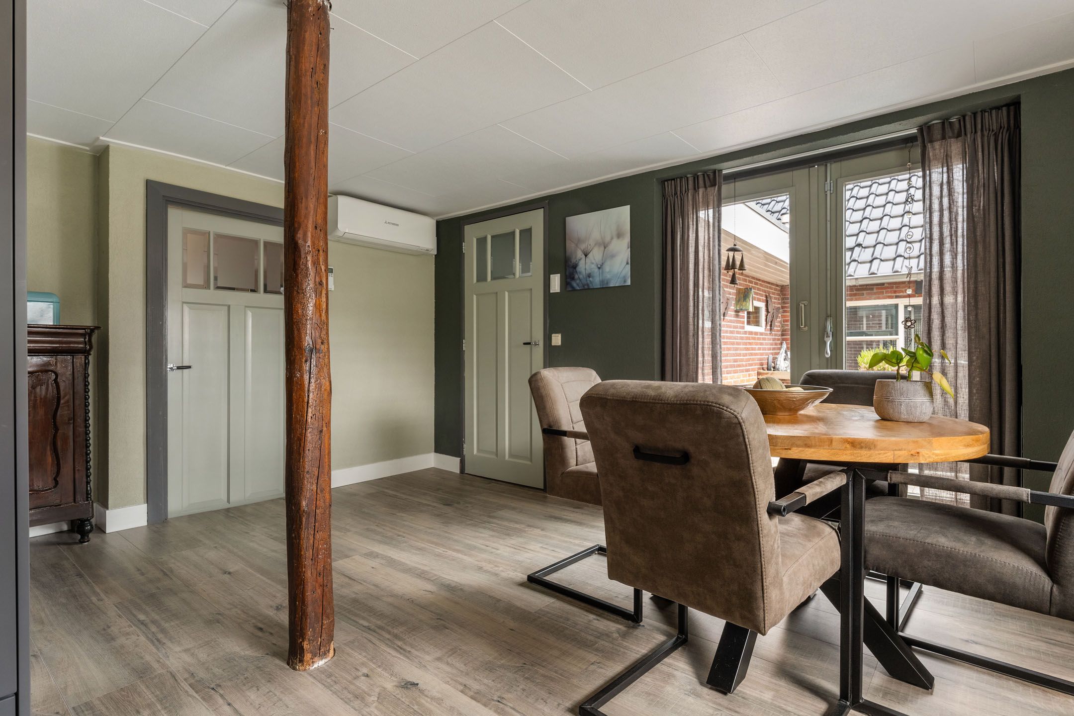 Foto 12 van Burgemeester Venemastraat 13