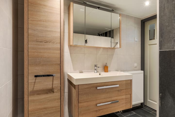 Foto 19 van Burgemeester Venemastraat 13