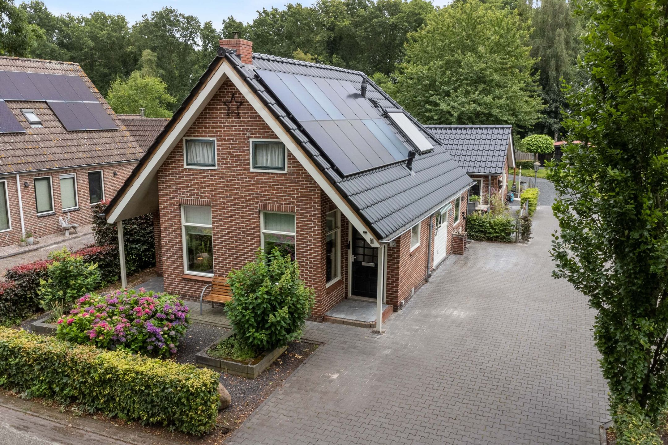 Foto 36 van Burgemeester Venemastraat 13