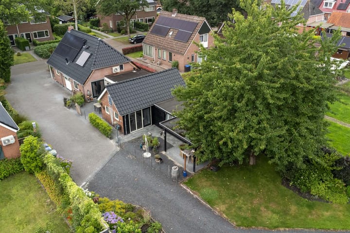 Foto 38 van Burgemeester Venemastraat 13