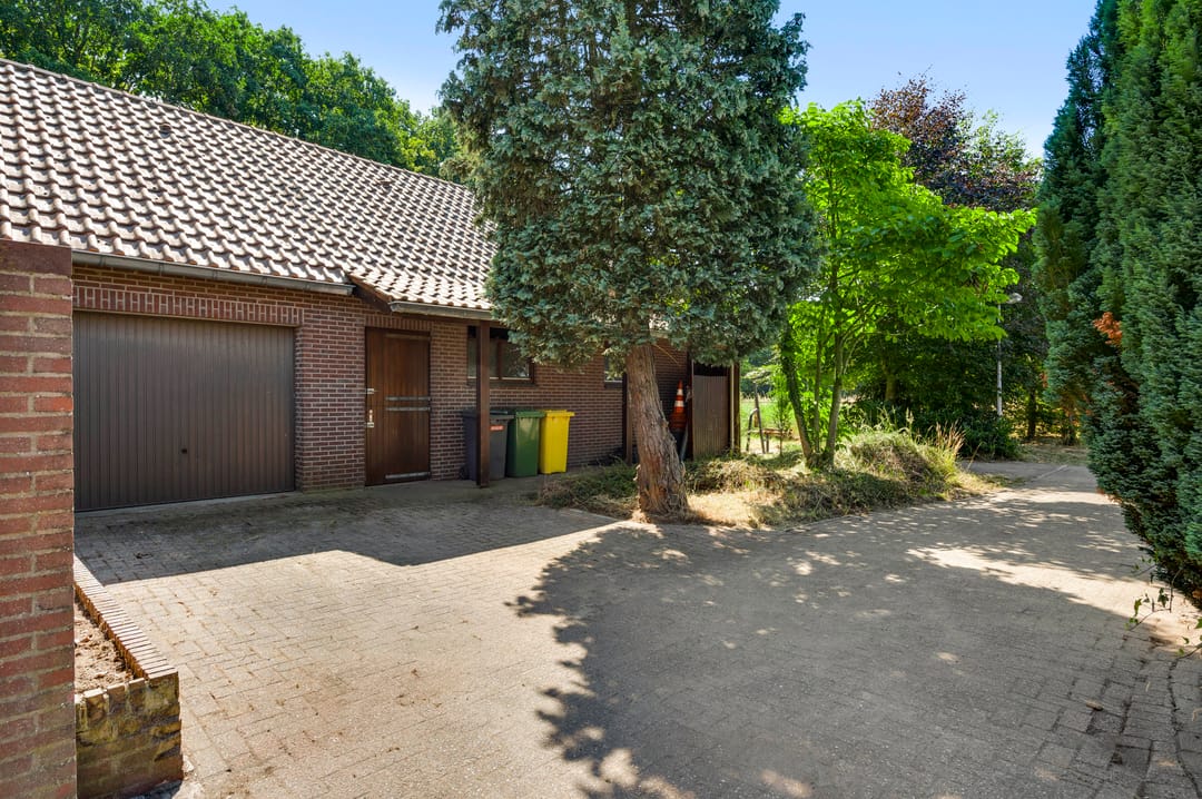 Photo 47 of Leveroyseweg 25