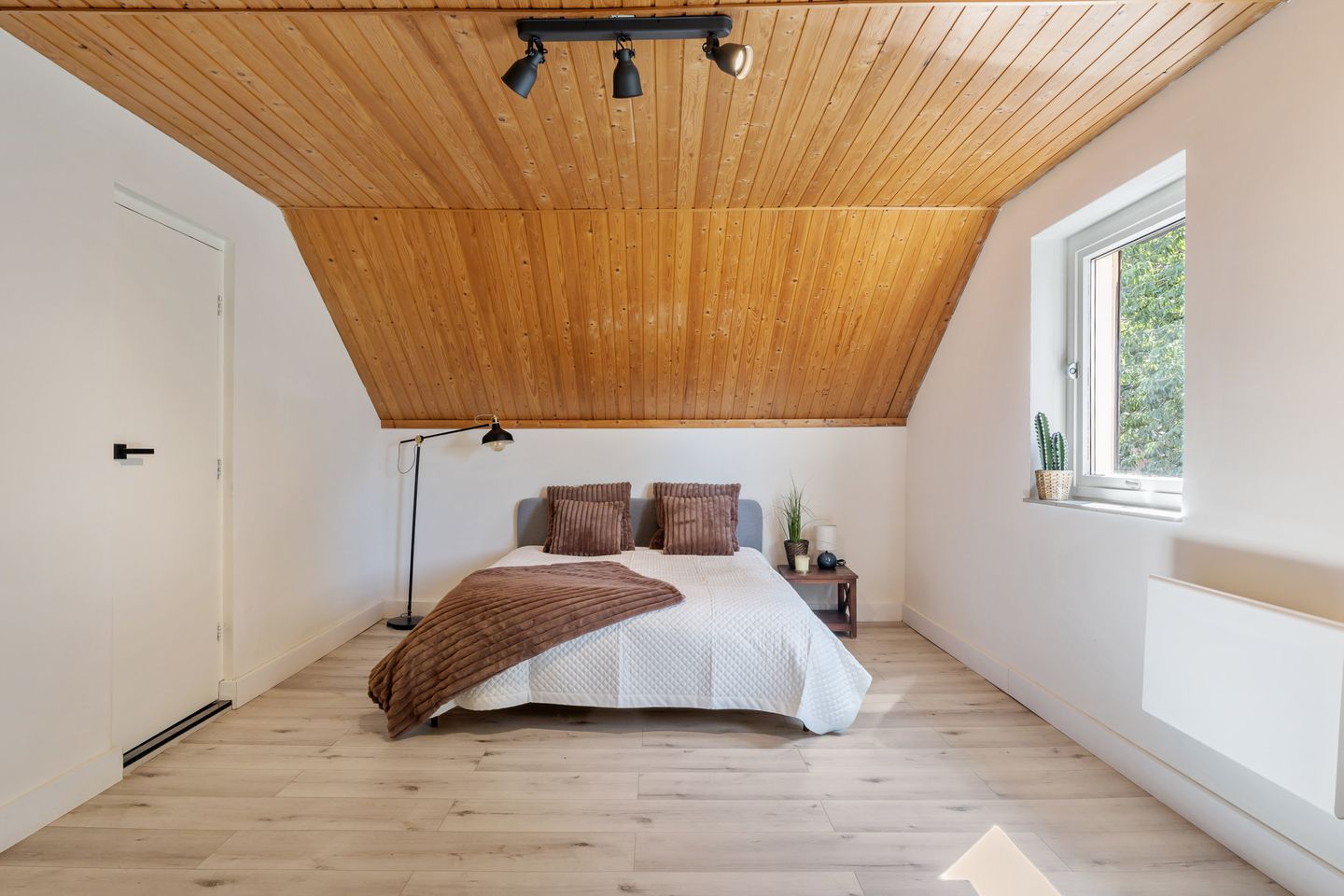 Foto 19 van Carolinenstraat 12