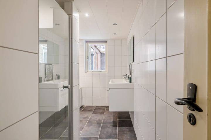 Foto 34 van Carolinenstraat 12