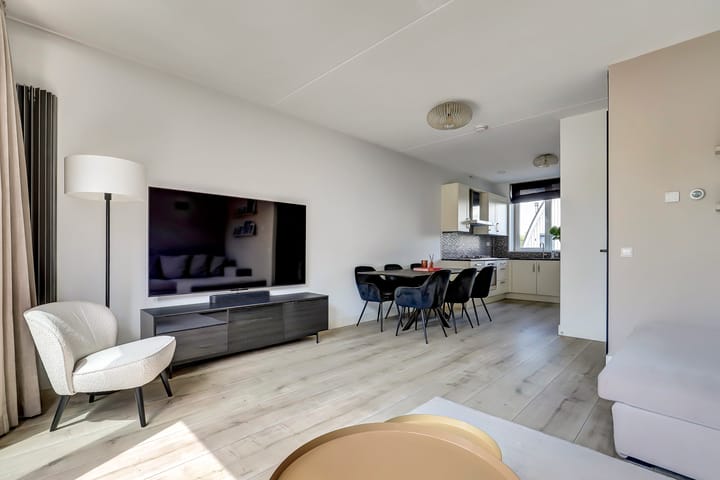 Foto 12 van Zalm 144