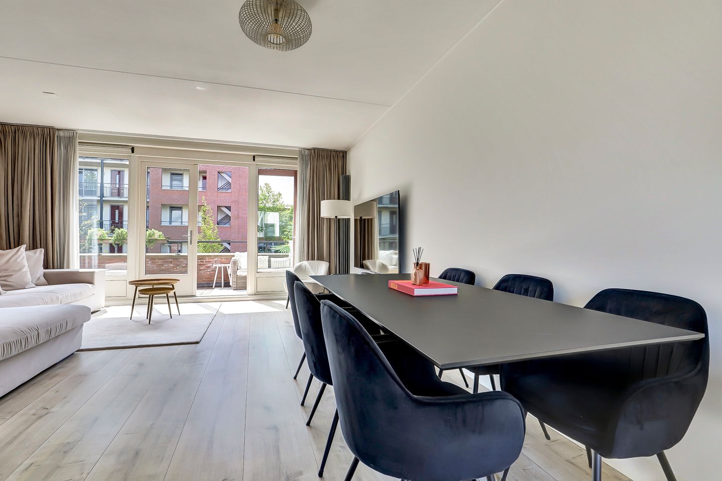 Foto 19 van Zalm 144