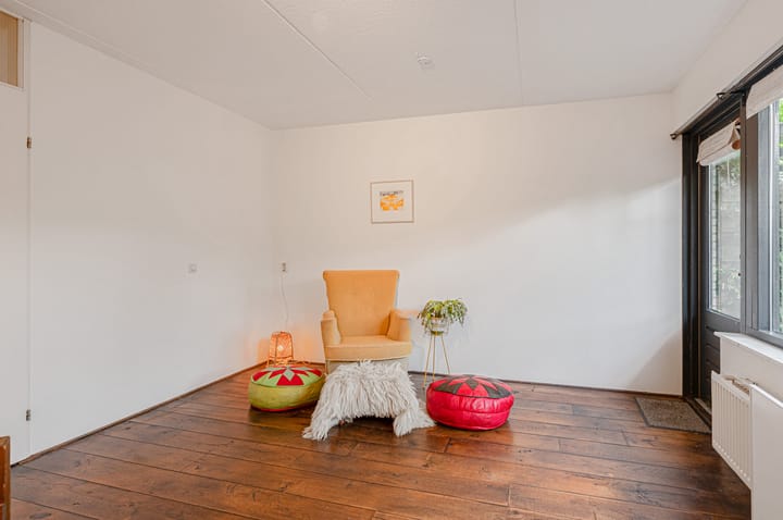 Photo 11 of Van Goghstraat 10