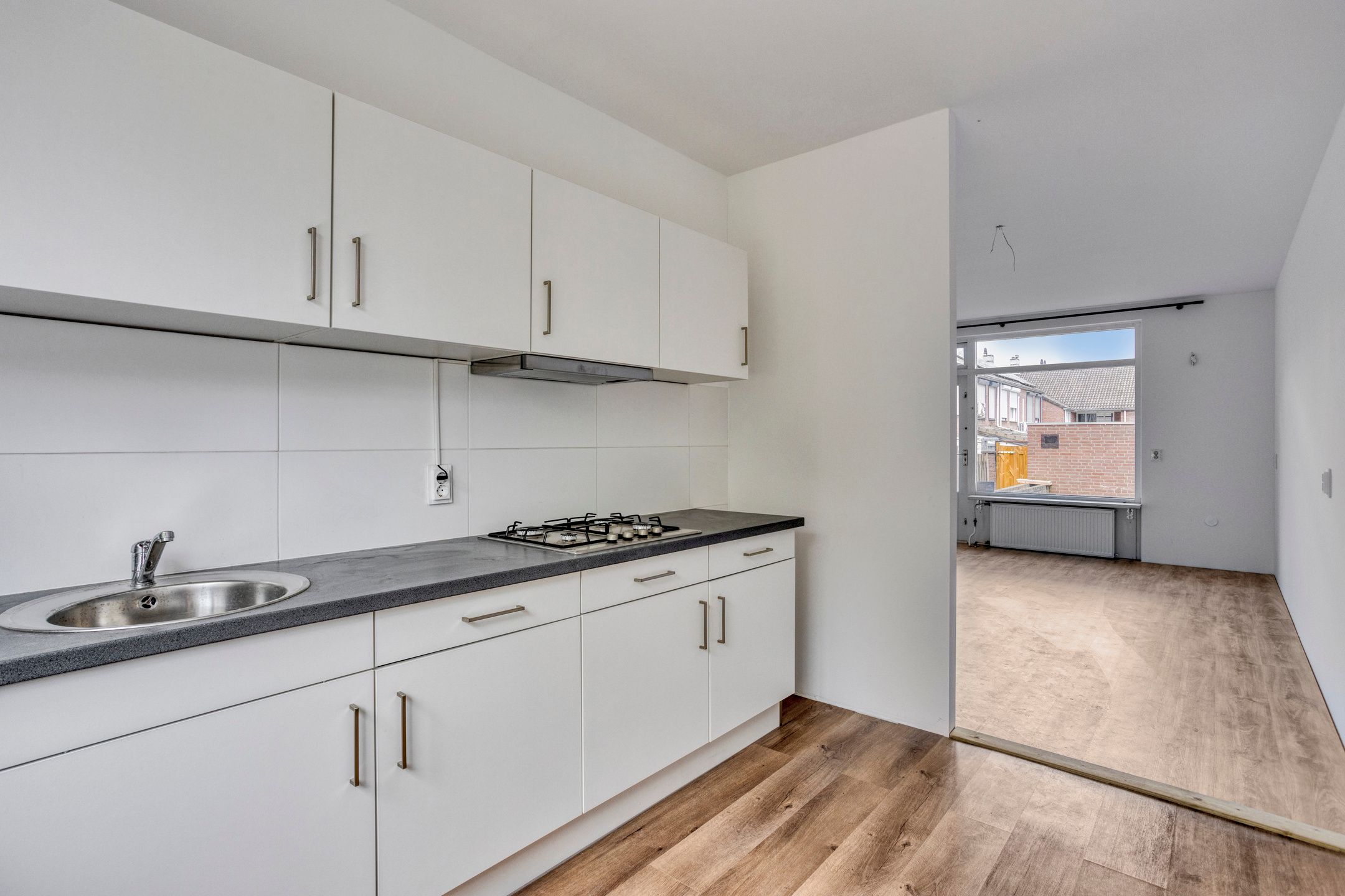 Photo 9 of Oranjestraat 1