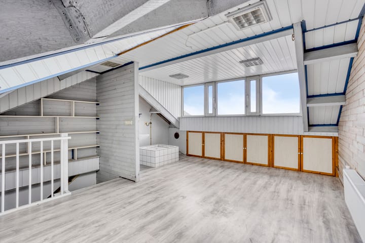 Photo 18 of Oranjestraat 1