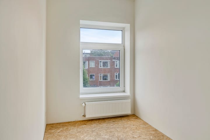 Foto 24 van Helper Brink 48-A