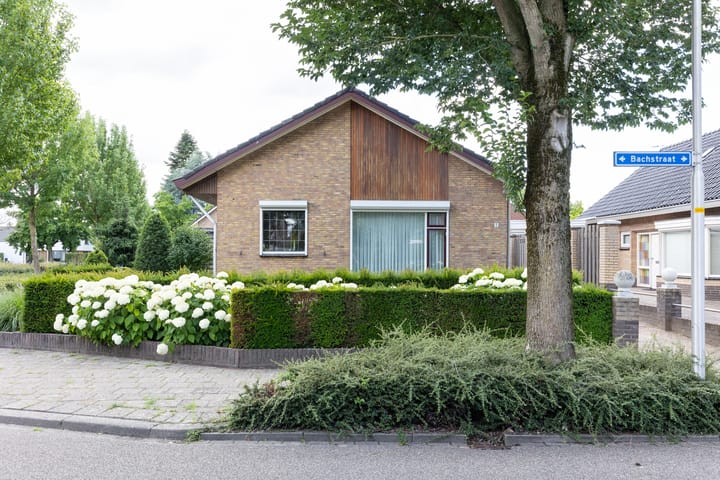 Foto 2 van Bachstraat 5