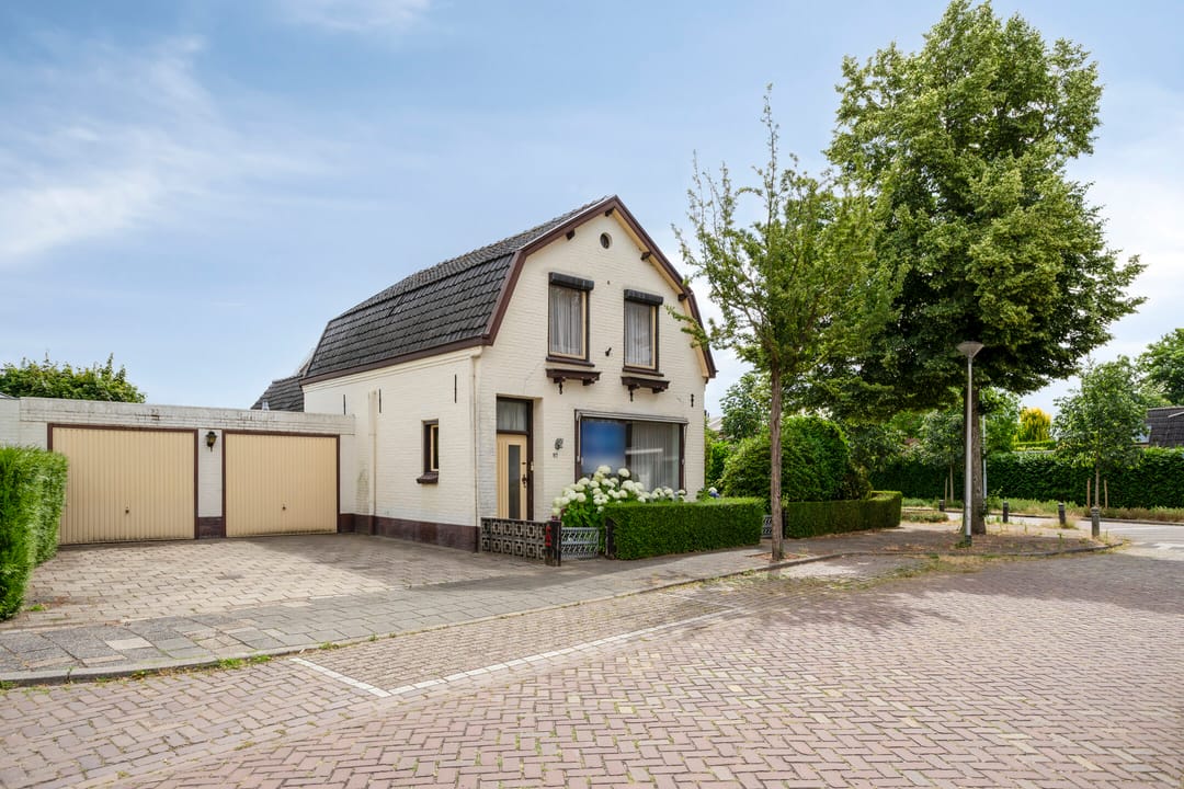 Photo 1 of Hazestraat 57