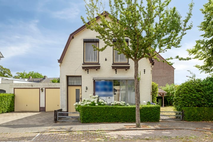 Photo 5 of Hazestraat 57