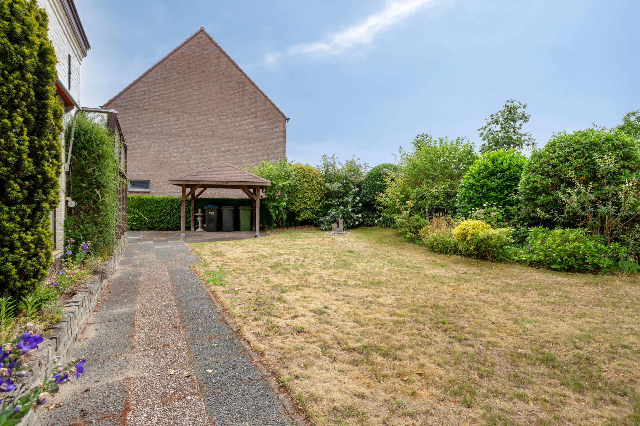 Photo 27 of Hazestraat 57